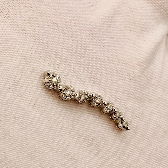 EUC Sterling Silver Journey Diamond Pendant - Picture 5 of 15